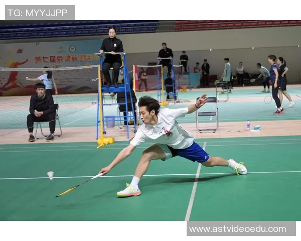 羽毛球世界冠军亲授课引爆校园体育节